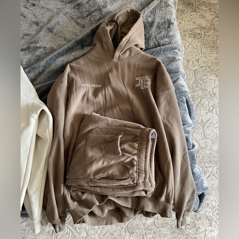 Inaka element sweatsuits - Picture 2 of 3